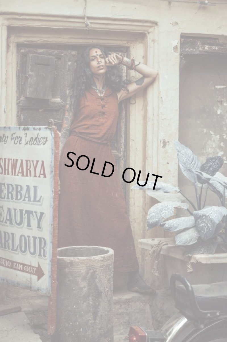 画像19: ブラウンのみ　ラスト１！カディ　ローコットン　Boho Long Woman  Dress with Pockets and Hoodie　３カラー　Brahmi Crafts (19)