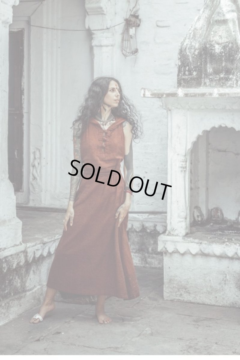 画像18: ブラウンのみ　ラスト１！カディ　ローコットン　Boho Long Woman  Dress with Pockets and Hoodie　３カラー　Brahmi Crafts (18)