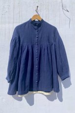 画像2: 新デザインで再入荷！オーガニックカラコットン　カディ　Rabari puff sleeve tops　手刺繍入りくるみボタン　2サイズ　NATSUMI-YA (2)