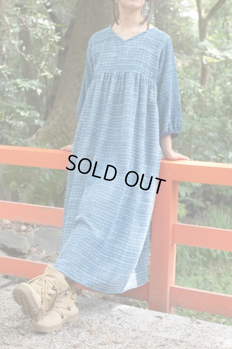 画像1: 在庫僅か！40%OFF!!Vネックのみ　ストーンウォッシュ  魔女ワンピース  2デザイン (1)