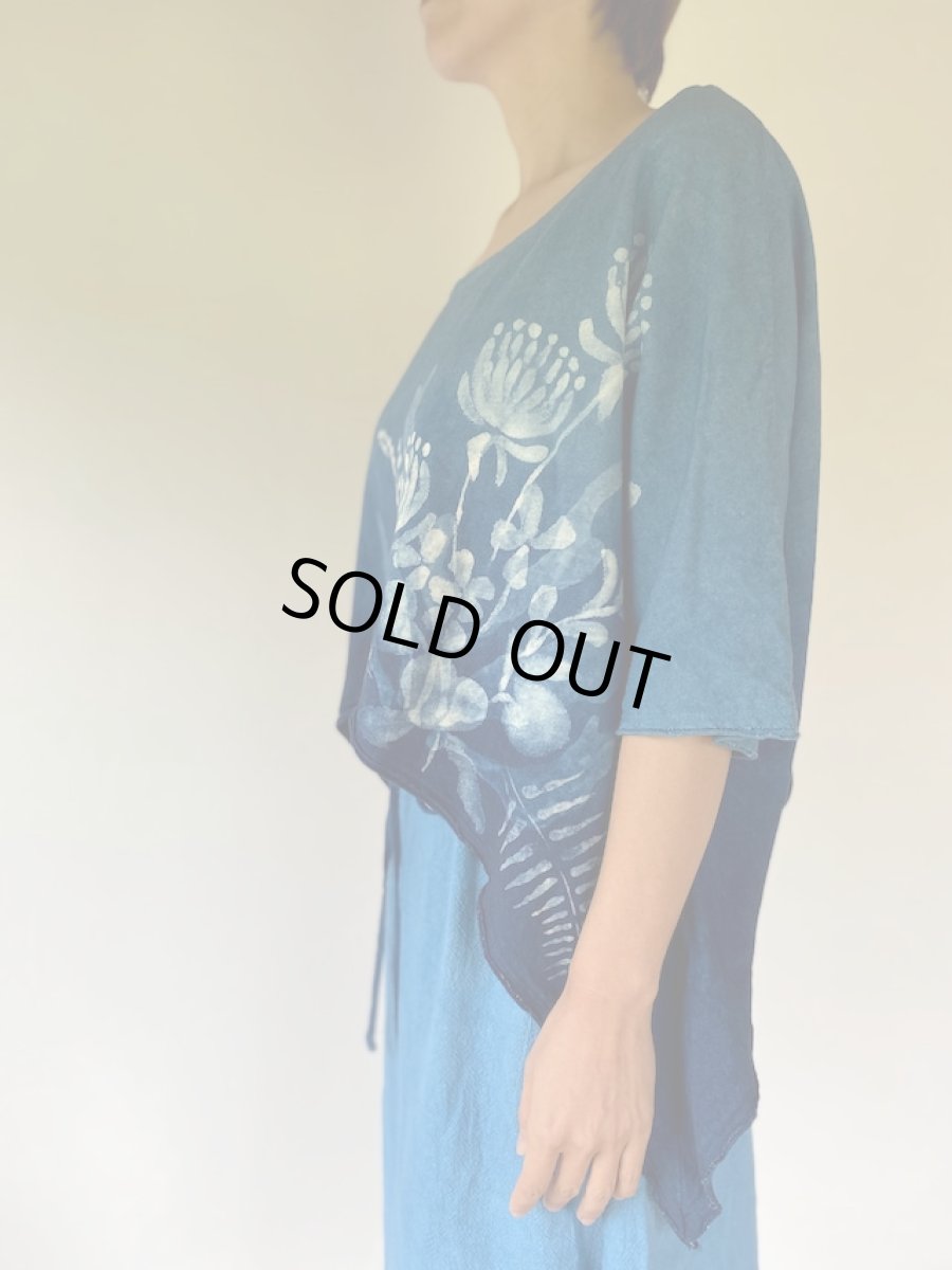 画像13: Aのみ　ラスト１！各1点物　藍染め　手描き　ヘンプコットン　ウィングポンチョ　花々　３種類　まんだらや　[ブランド直送] (13)