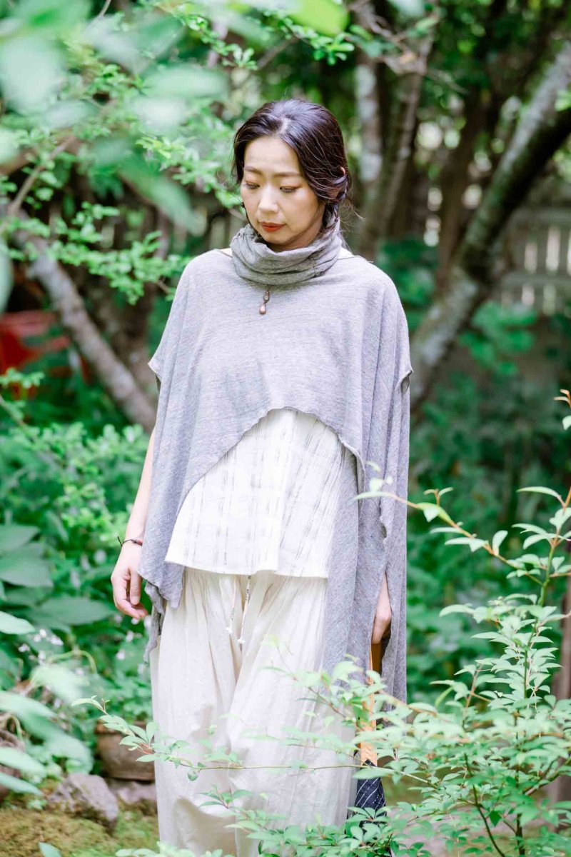 画像12: 10%OFF!リバイバルコットンアシンメトリートップス　スヌード付き　ポンチョ　５カラー (12)