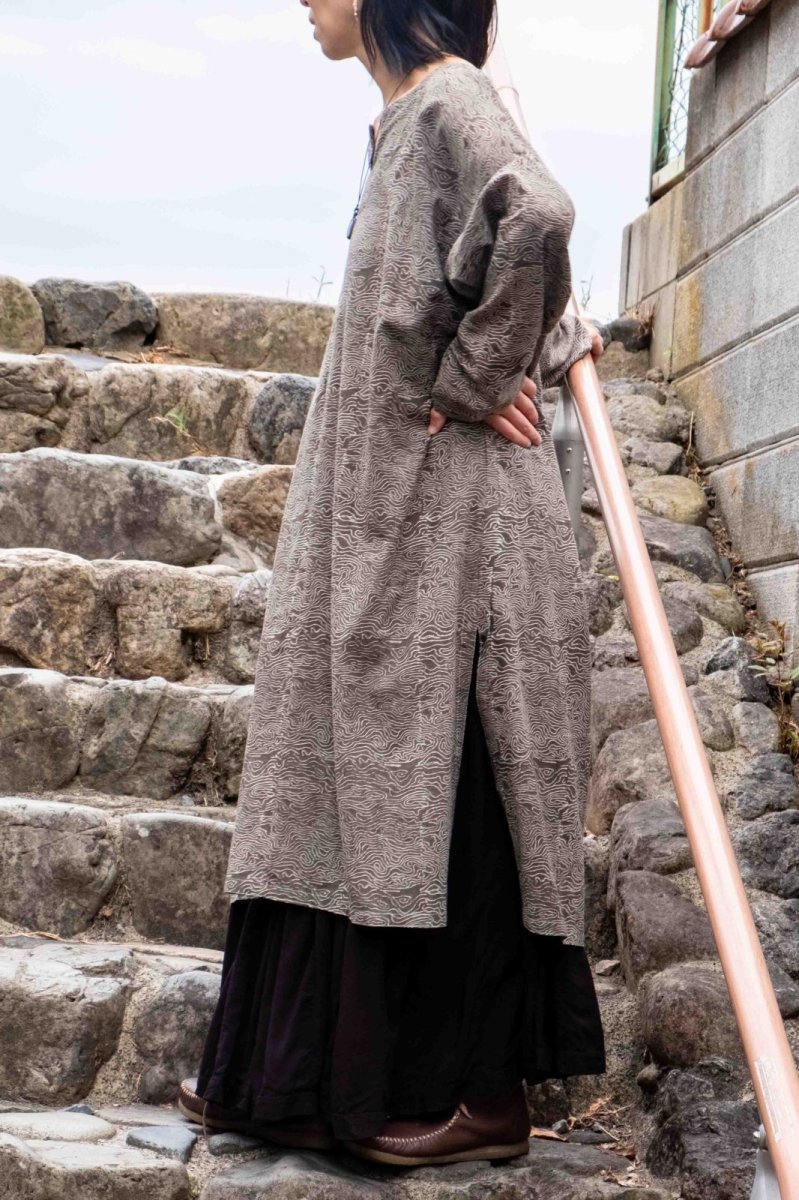 画像13: 10%OFF!! 在庫僅か！人間国宝Drイスマイル カトリ氏のテキスタイル！アジュラックブロックプリントカフタンロングスリーブ　6パターン　NATSUMI-YA (13)