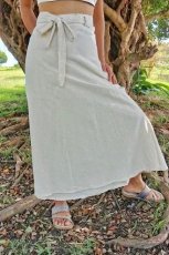 画像1: 1点のみ！マキシ丈ラップスカート　巻きスカート　生成り　ヘンプコットン  アマヤマ草庵  【直送アイテム】 (1)
