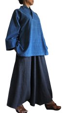 画像5: ユニセックス　ジョムトン手織り綿の着物風オリエンタルプルオーバー  2カラー　天然インディゴ染めまたは墨黒　Sawan asia　[ブランド直送] (5)