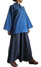 画像3: ユニセックス　ジョムトン手織り綿の着物風オリエンタルプルオーバー  2カラー　天然インディゴ染めまたは墨黒　Sawan asia　[ブランド直送] (3)